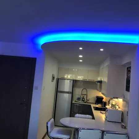 Luxury 2 Bed Next To The Apartamento Paralimni