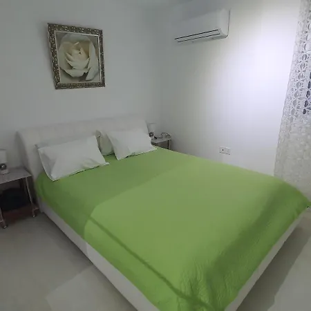 Apartamento Luxury 2 Bed Next To The Paralimni